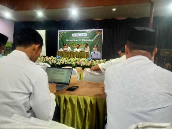 Kepala SMAS IT Wahdah Islamiyah Sinjai Apresiasi Kegiatan Bimbingan Pembelajaran Tajwid bagi Guru