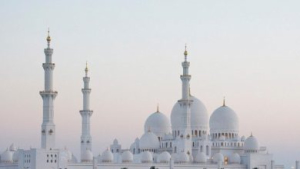 Hukum Ketika Hari Id Bertepatan dengan Hari Jumat